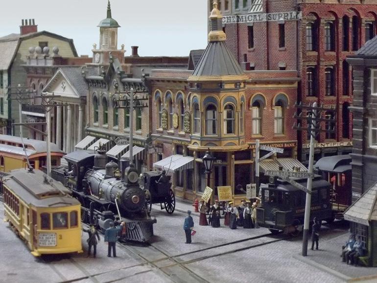 Model Railroad Layout Based On Lovecraft’s Arkham – Miniature 